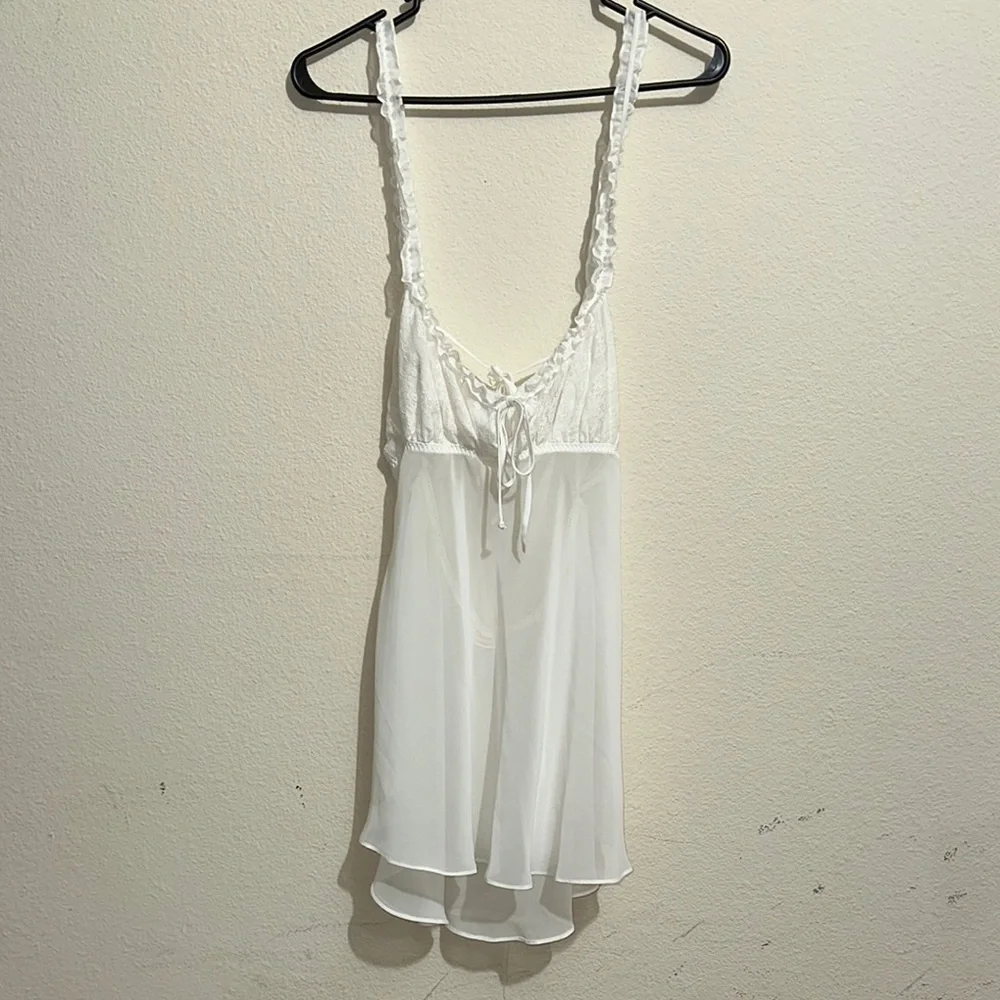 White Sheer Lace Trim Robe &‎ gown / Box 50